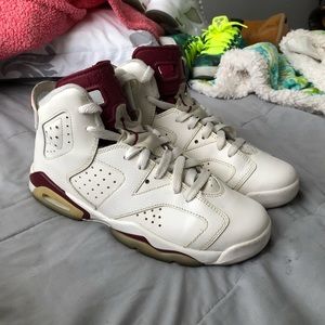 Air Jordan 6 Maroon (Size 6y)